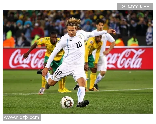 足球明星精彩转圈射门瞬间集锦让你领略绝妙技巧与力量的完美结合